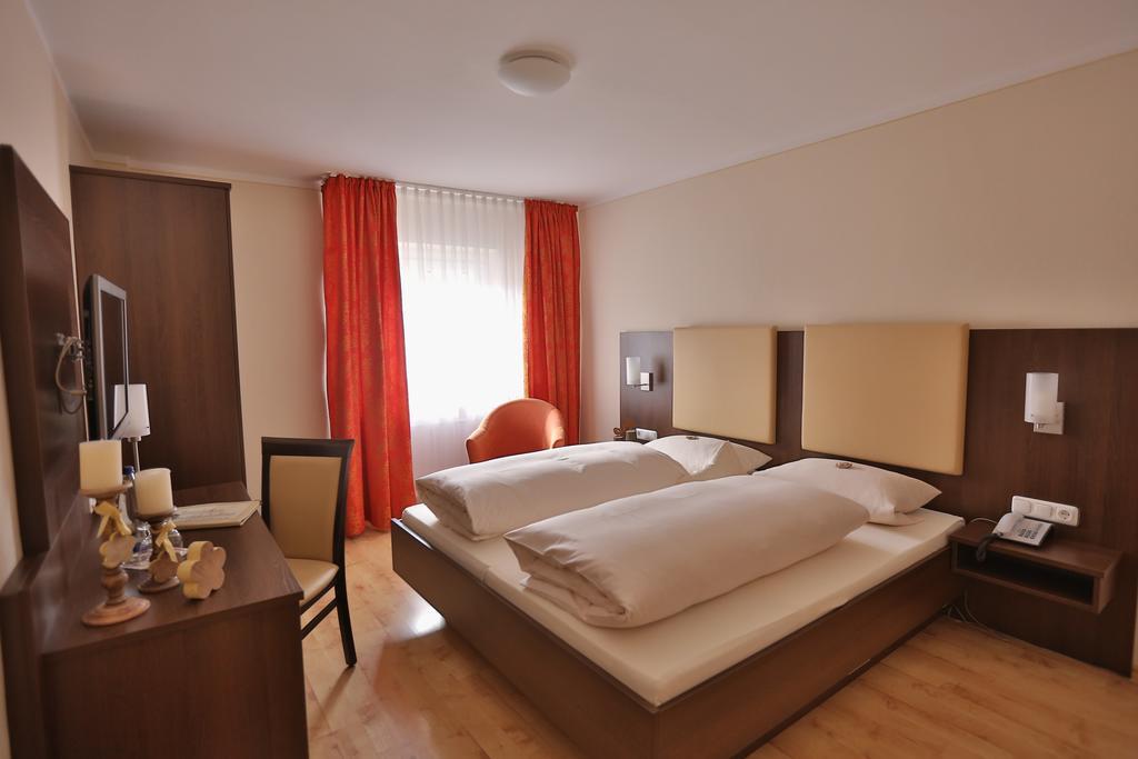 Hotel Bockmaier Oberpframmern Dış mekan fotoğraf