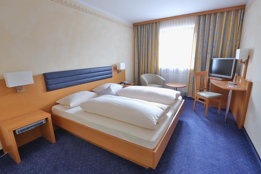 Hotel Bockmaier Oberpframmern Dış mekan fotoğraf