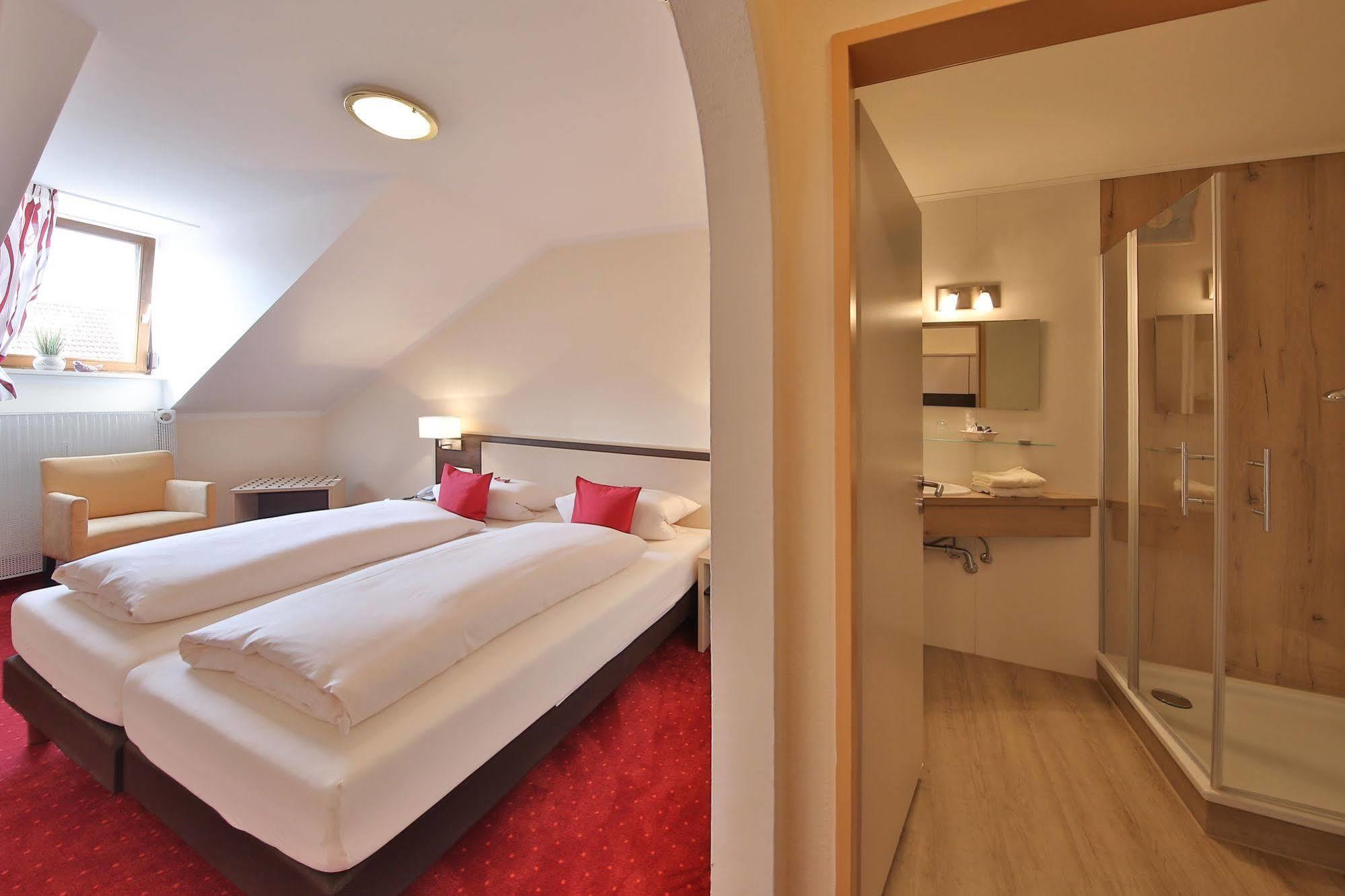 Hotel Bockmaier Oberpframmern Dış mekan fotoğraf