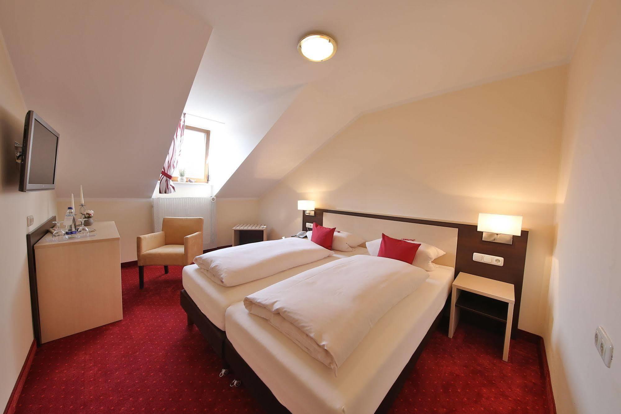 Hotel Bockmaier Oberpframmern Dış mekan fotoğraf