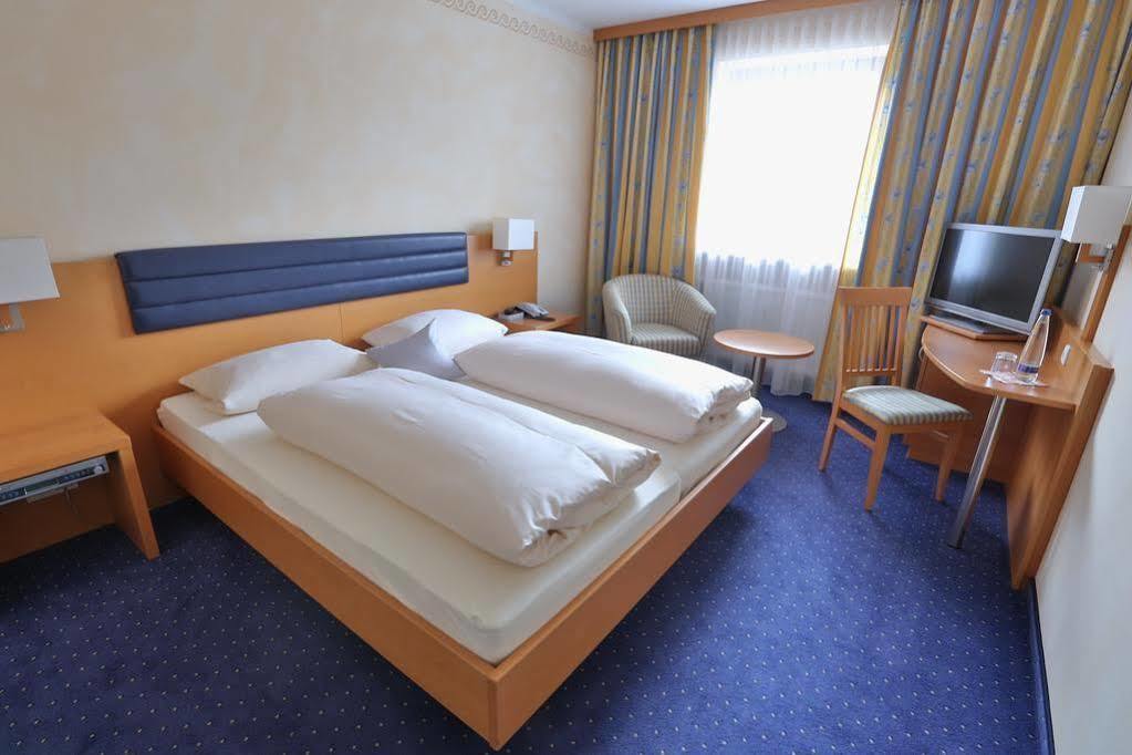 Hotel Bockmaier Oberpframmern Dış mekan fotoğraf