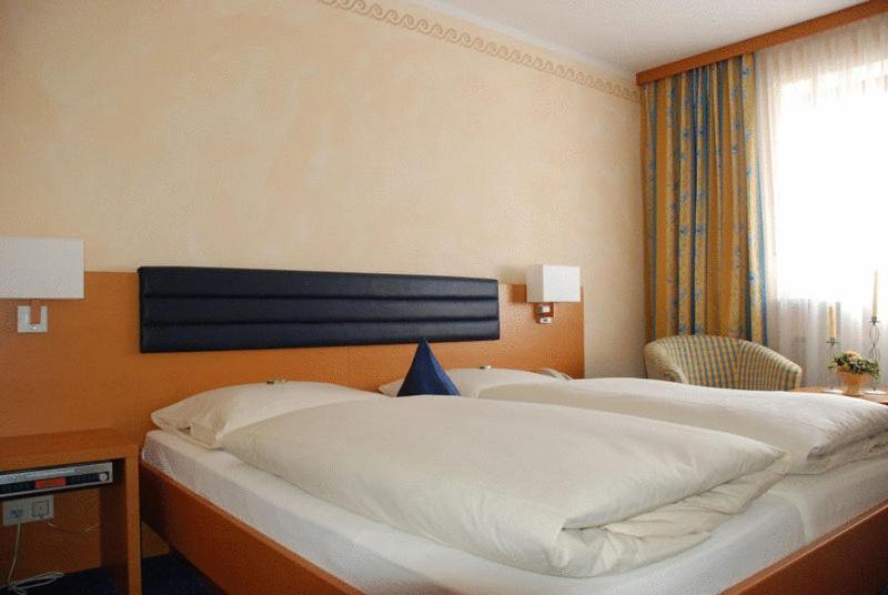 Hotel Bockmaier Oberpframmern Oda fotoğraf